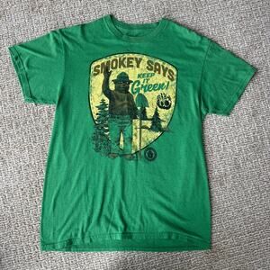 Vintage  Smokey says Keep it Green. T shirt Size Medium
